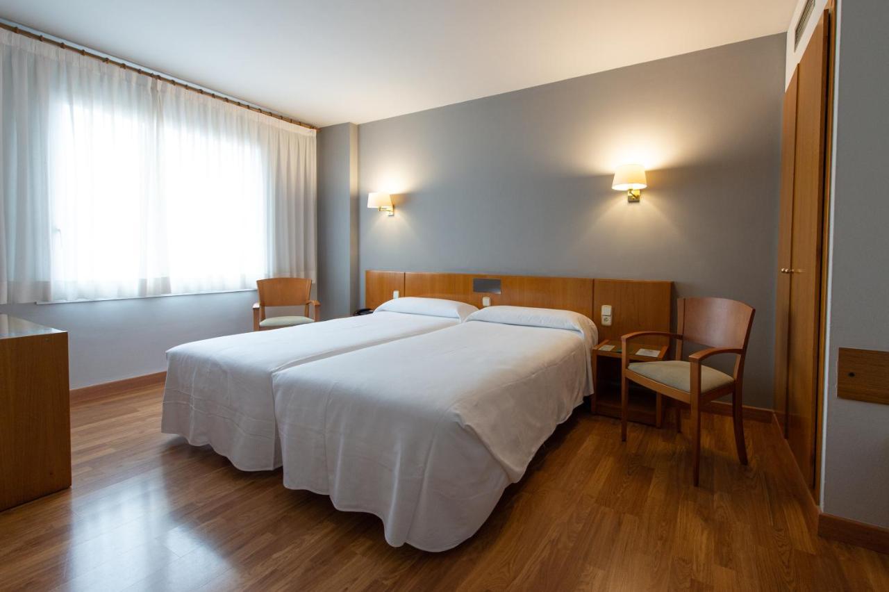 Hotel Borrell Olot Exterior photo